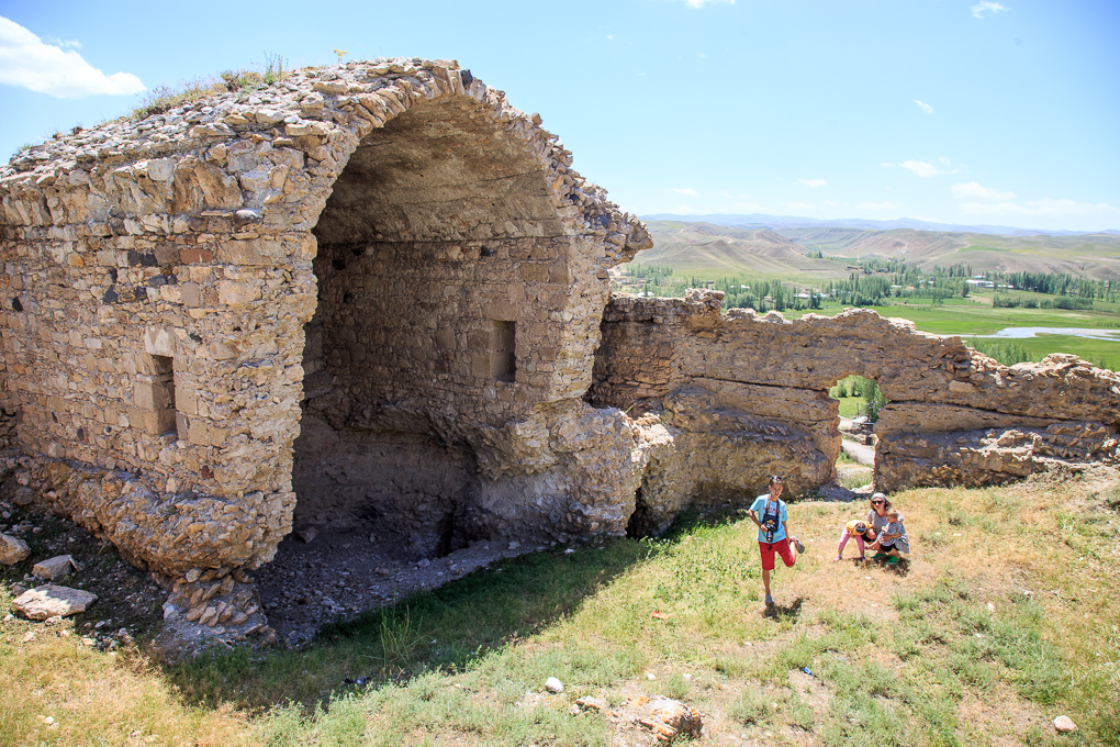 Başkale (Adamakert)